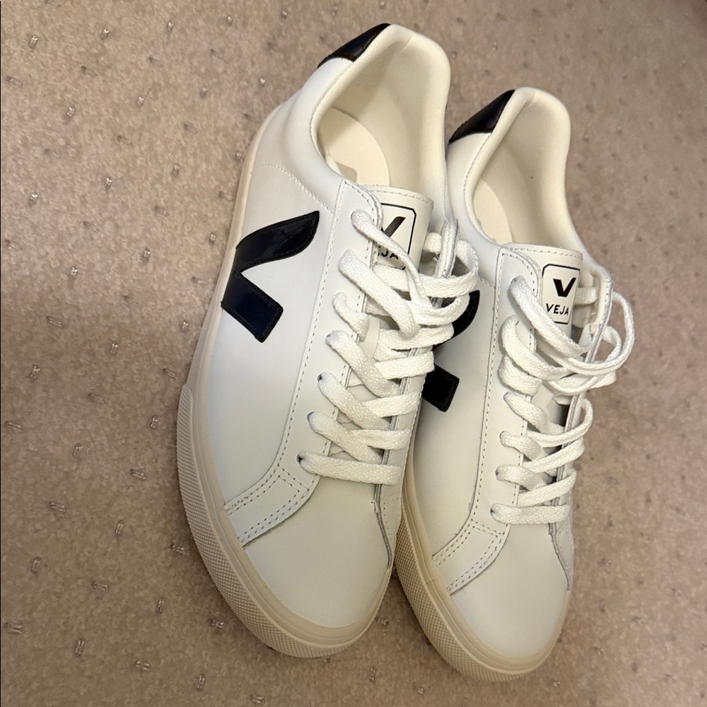 Veja Esplar sneakers size 40 black white leather